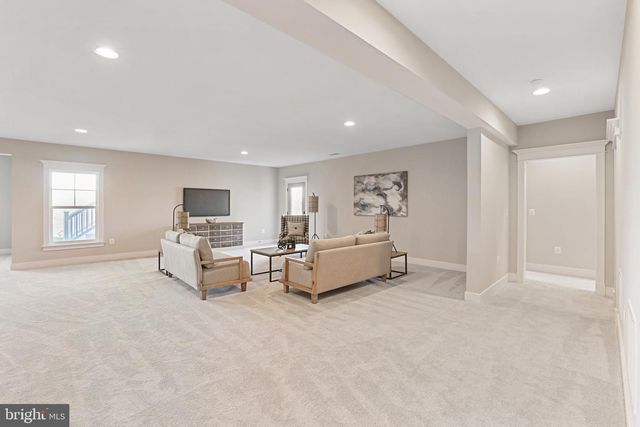 9435 OLD COURTHOUSE RD, Vienna, VA 22182