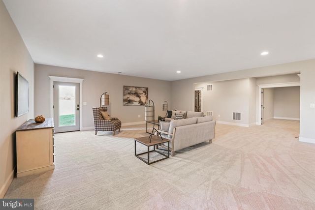 9435 OLD COURTHOUSE RD, Vienna, VA 22182