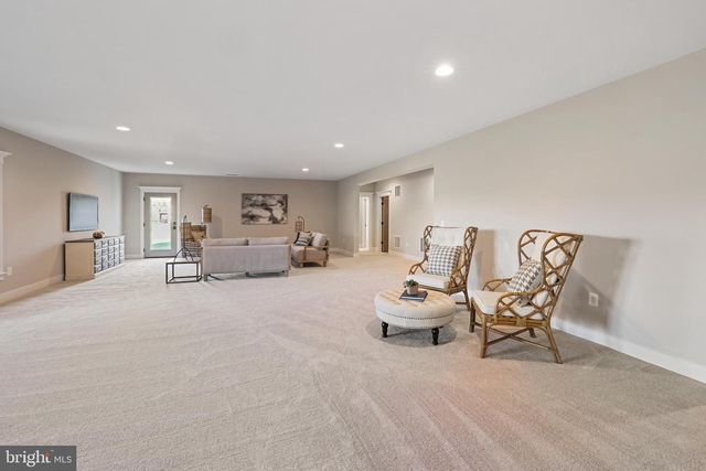 9435 OLD COURTHOUSE RD, Vienna, VA 22182