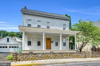 60 W WALNUT, Cressona, PA 17929