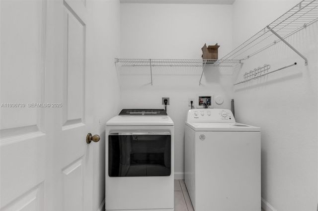 10318 NW 30th Ter, Doral, FL 33172