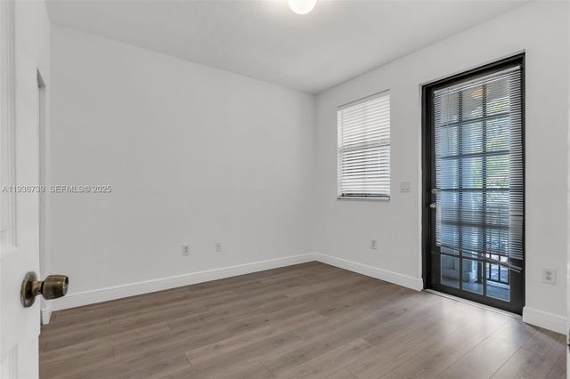 10318 NW 30th Ter, Doral, FL 33172