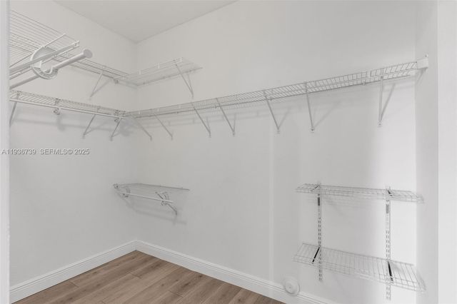 10318 NW 30th Ter, Doral, FL 33172