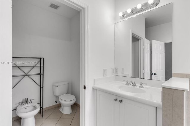 10318 NW 30th Ter, Doral, FL 33172