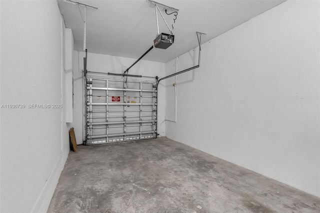 10318 NW 30th Ter, Doral, FL 33172