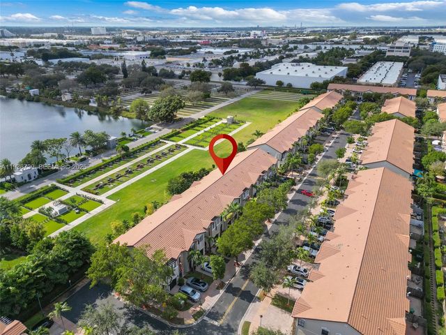 10318 NW 30th Ter, Doral, FL 33172