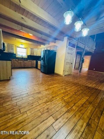 167 Bunkhouse Rd, Spencer, TN 38585
