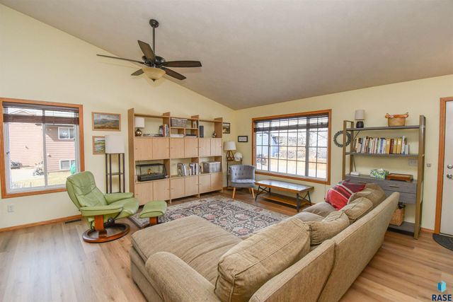 3505 W Trinity Pl Place, Sioux Falls, SD 57108