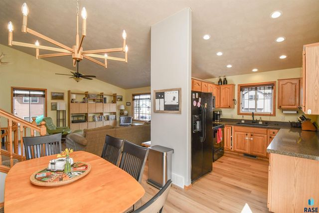 3505 W Trinity Pl Place, Sioux Falls, SD 57108