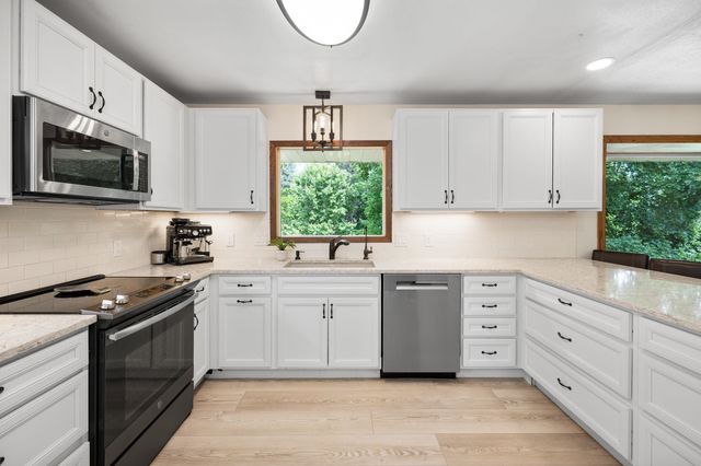 6104 W Deno Rd, Spokane, WA 99224