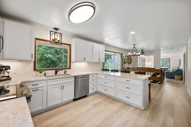 6104 W Deno Rd, Spokane, WA 99224