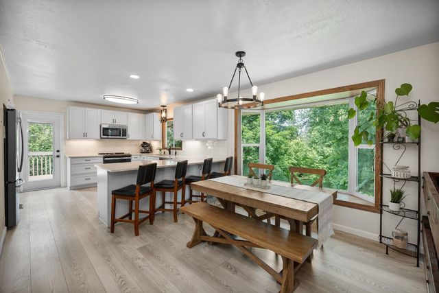 6104 W Deno Rd, Spokane, WA 99224
