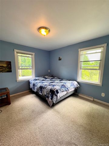 35 Willow Road, Beacon, NY 12508