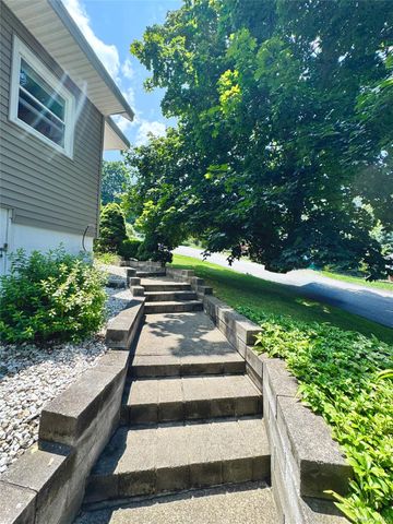 35 Willow Road, Beacon, NY 12508