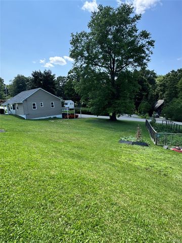 35 Willow Road, Beacon, NY 12508