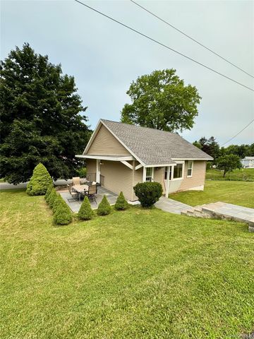 35 Willow Road, Beacon, NY 12508