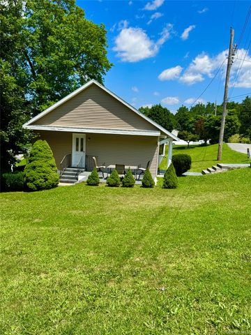 35 Willow Road, Beacon, NY 12508