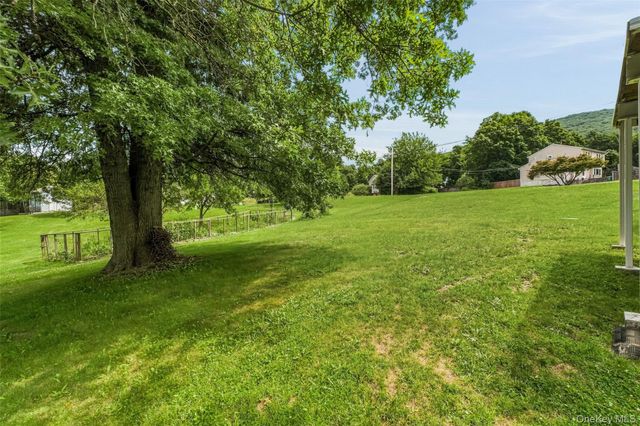 35 Willow Road, Beacon, NY 12508