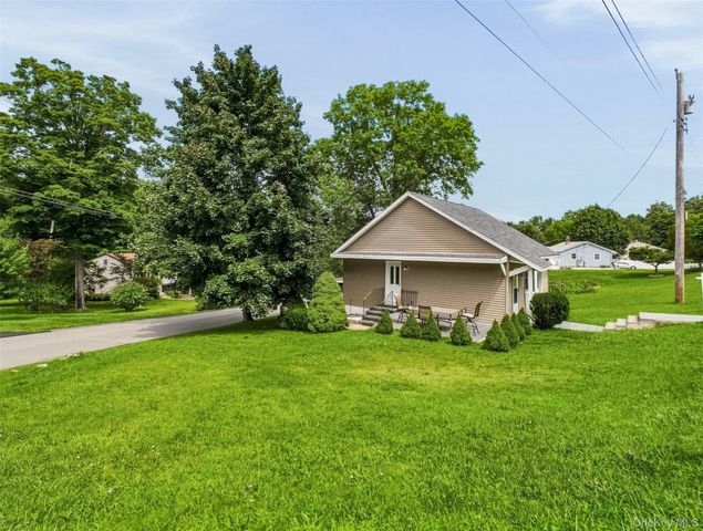 35 Willow Road, Beacon, NY 12508