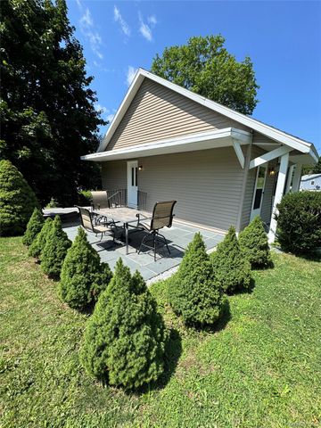 35 Willow Road, Beacon, NY 12508