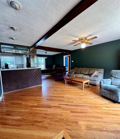 35 Willow Road, Beacon, NY 12508