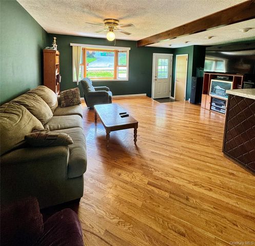 35 Willow Road, Beacon, NY 12508
