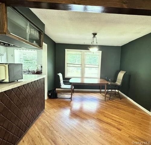 35 Willow Road, Beacon, NY 12508