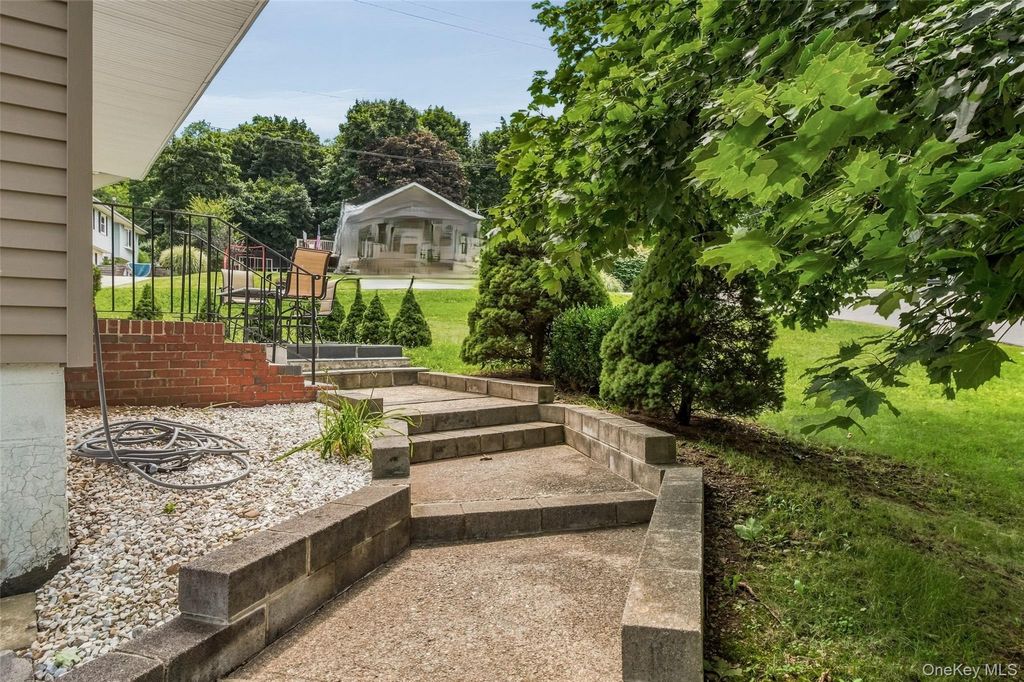 35 Willow Road, Beacon, NY 12508 — photo 2