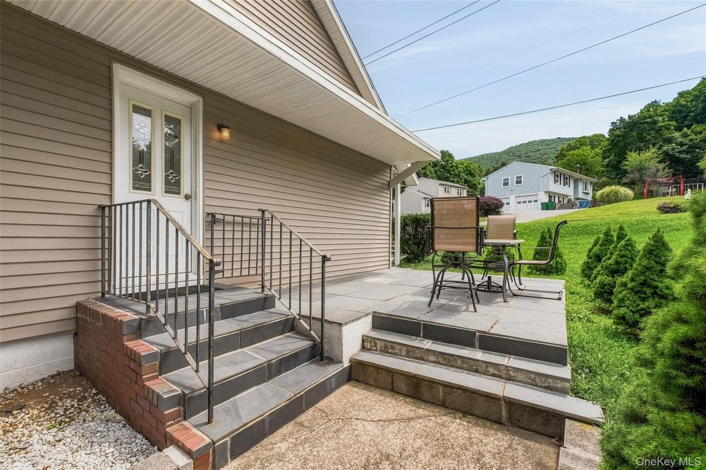 35 Willow Road, Beacon, NY 12508 — photo 3