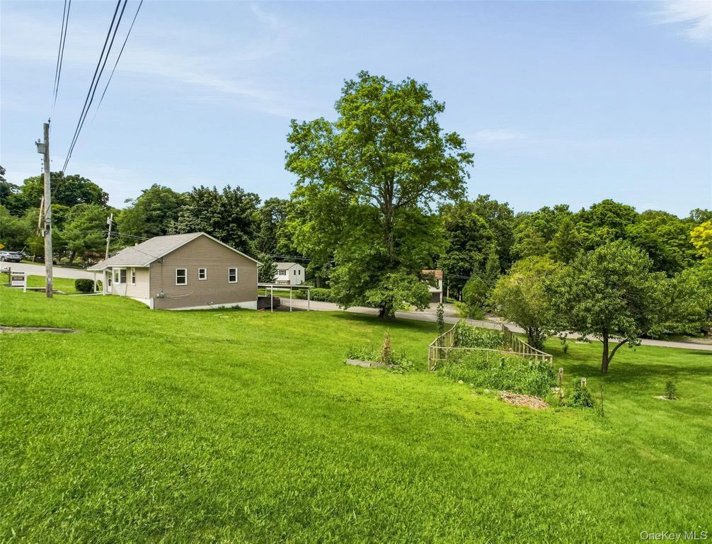 35 Willow Road, Beacon, NY 12508 — photo 5