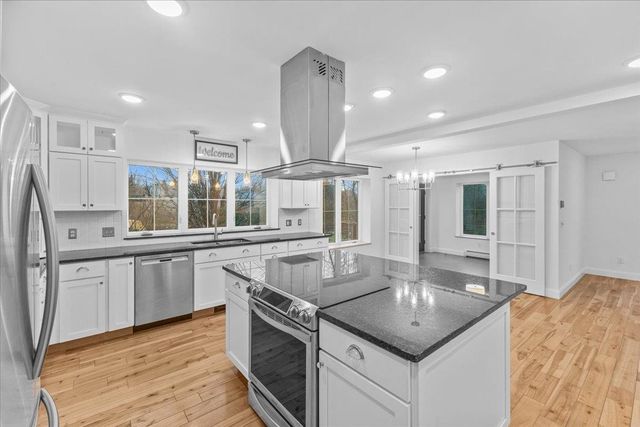 22 Mill Pond Lane, South Burlington, VT 05403