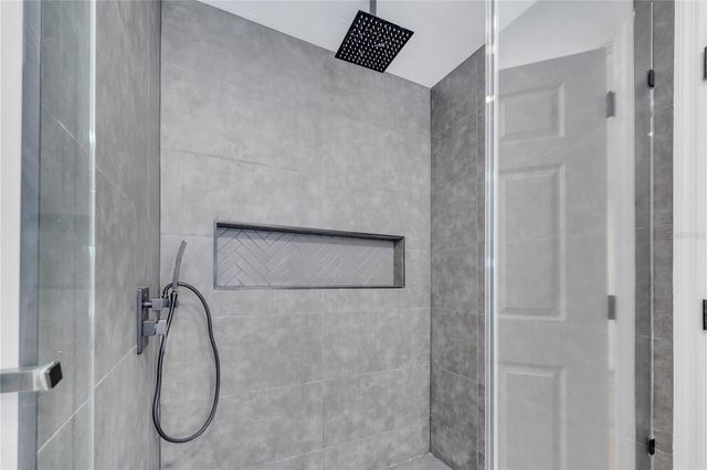 6593 QUEENS BOROUGH AVENUE 202, Orlando, FL 32835