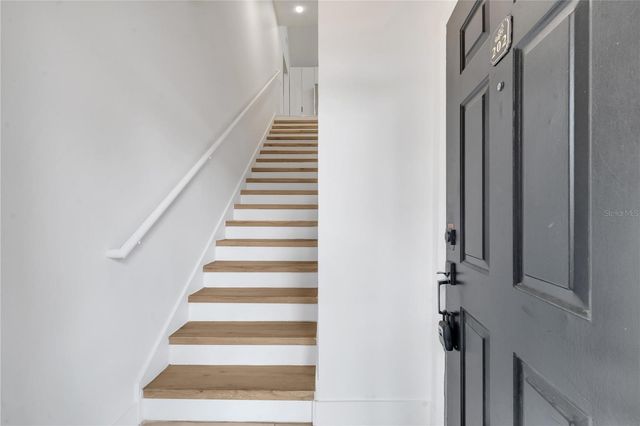 6593 QUEENS BOROUGH AVENUE 202, Orlando, FL 32835