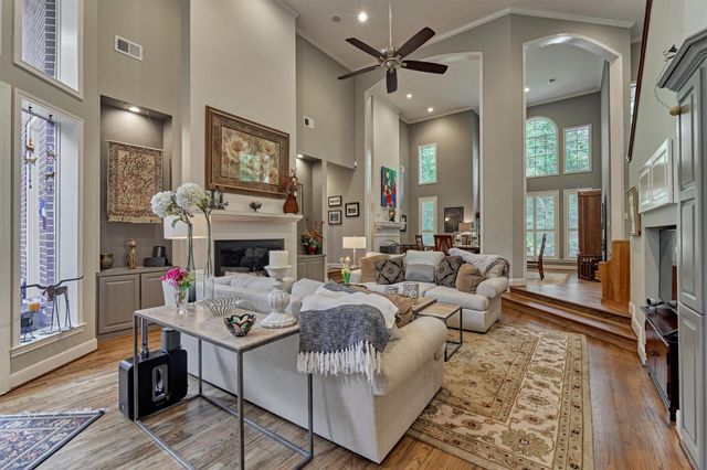 72 Village Hill Drive Drive, Conroe, TX 77304