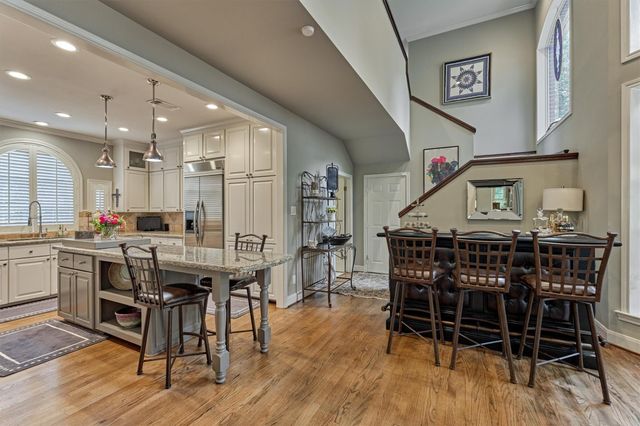72 Village Hill Drive Drive, Conroe, TX 77304
