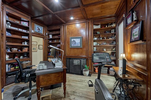 72 Village Hill Drive Drive, Conroe, TX 77304