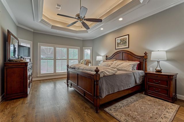 72 Village Hill Drive Drive, Conroe, TX 77304