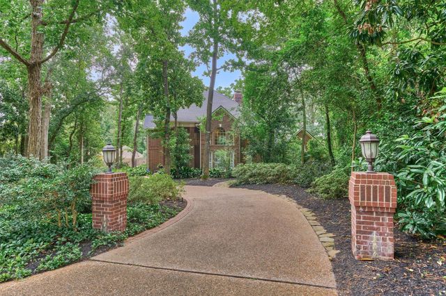 72 Village Hill Drive Drive, Conroe, TX 77304