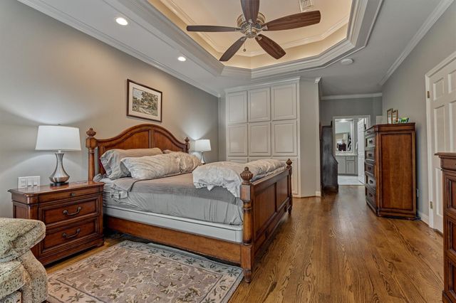 72 Village Hill Drive Drive, Conroe, TX 77304