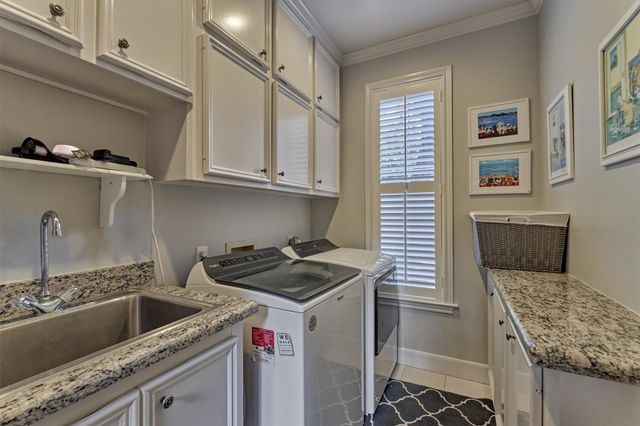 72 Village Hill Drive Drive, Conroe, TX 77304