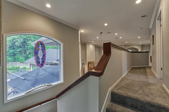 72 Village Hill Drive Drive, Conroe, TX 77304