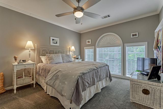 72 Village Hill Drive Drive, Conroe, TX 77304