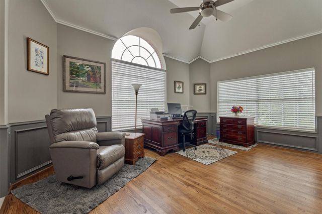 72 Village Hill Drive Drive, Conroe, TX 77304