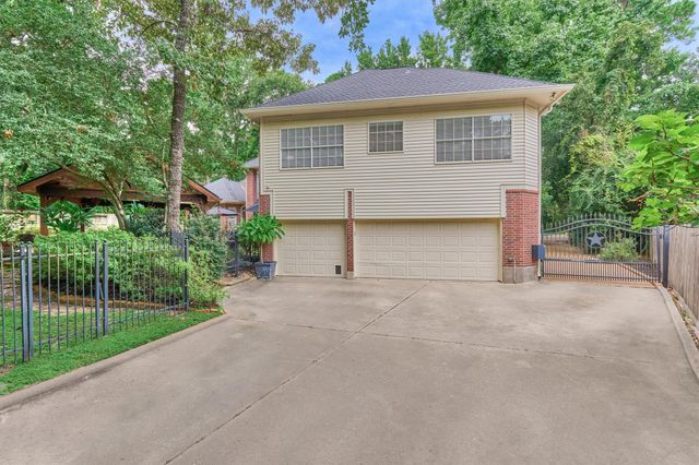 72 Village Hill Drive Drive, Conroe, TX 77304