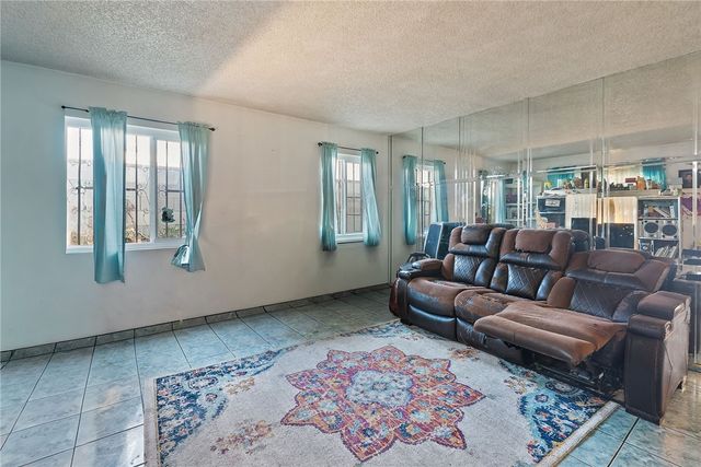 1020 N Kemp, Compton, CA 90220