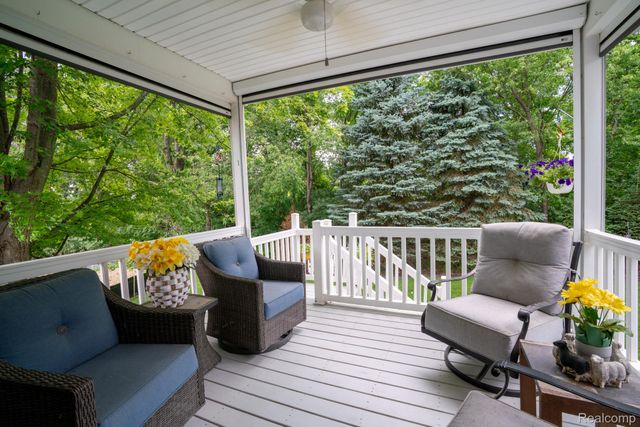 5653 Trail Side Lane 9, Hamburg Township, MI 48189