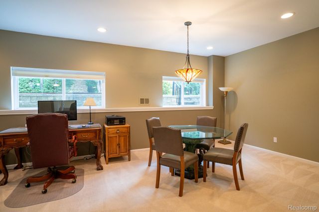 5653 Trail Side Lane 9, Hamburg Township, MI 48189
