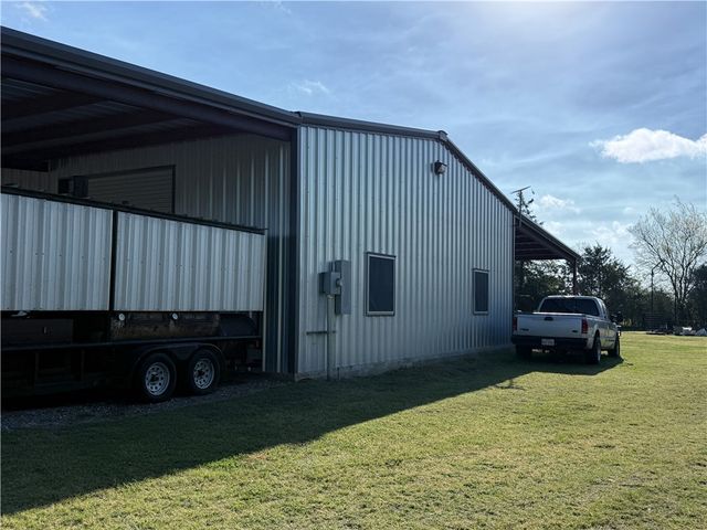 9046 Old Macey Road, Hearne, TX 77859