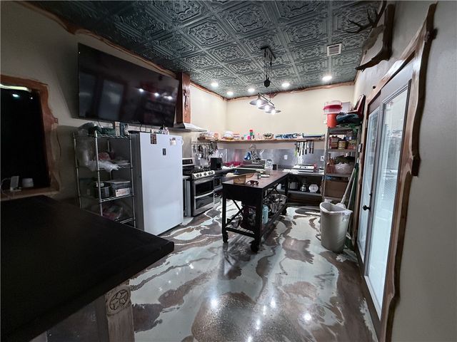 9046 Old Macey Road, Hearne, TX 77859