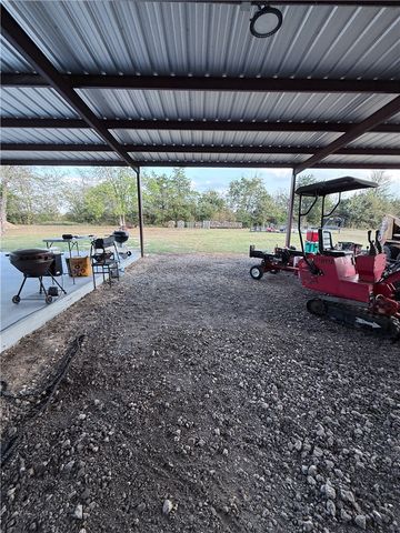 9046 Old Macey Road, Hearne, TX 77859